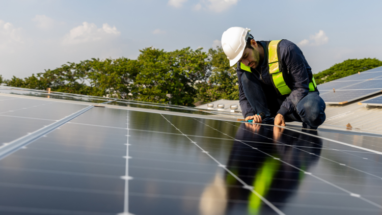 Pannelli solari fai da te: i motivi per evitarli