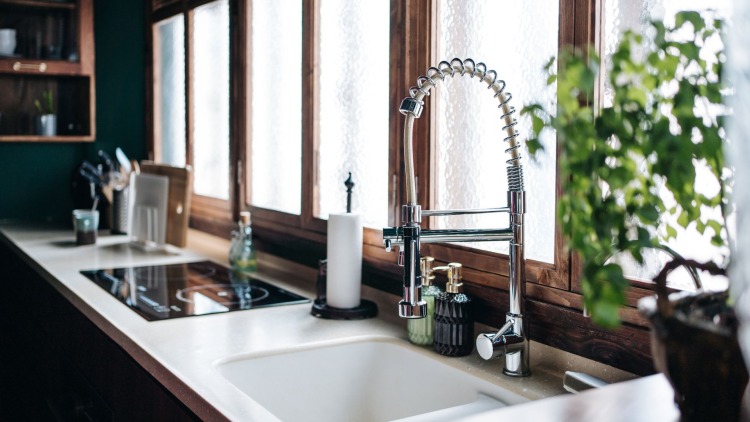 Soda caustica per sturare scarichi: come usarla in sicurezza