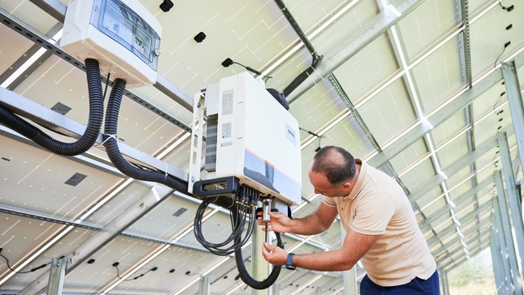 Sostituzione dell'inverter per il fotovoltaico: guida completa