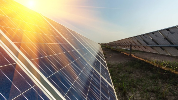 Inclinazione dei raggi solari: ottimizza il tuo fotovoltaico